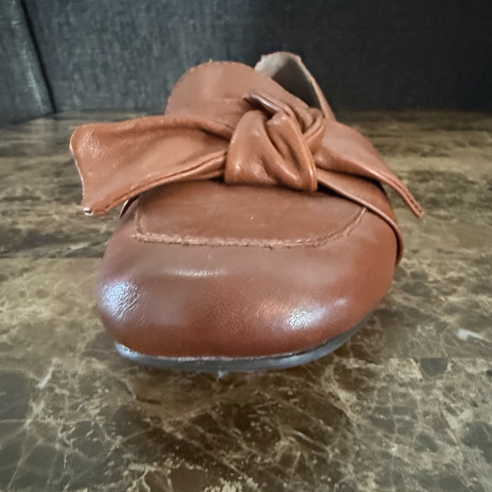 Born. Carrine Bow Detail Leather Slip On Loafers. Tan. Size 7. - Picture 8 of 15